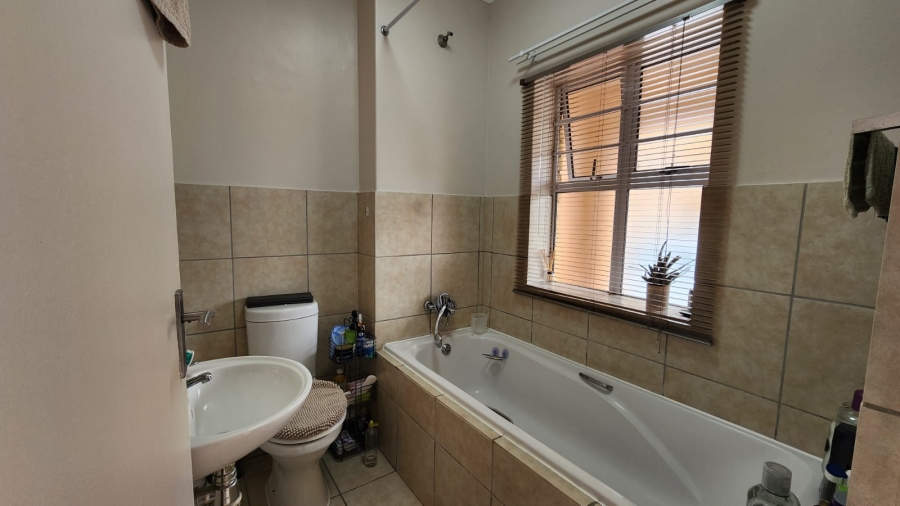 To Let 2 Bedroom Property for Rent in Viking Village Western Cape
